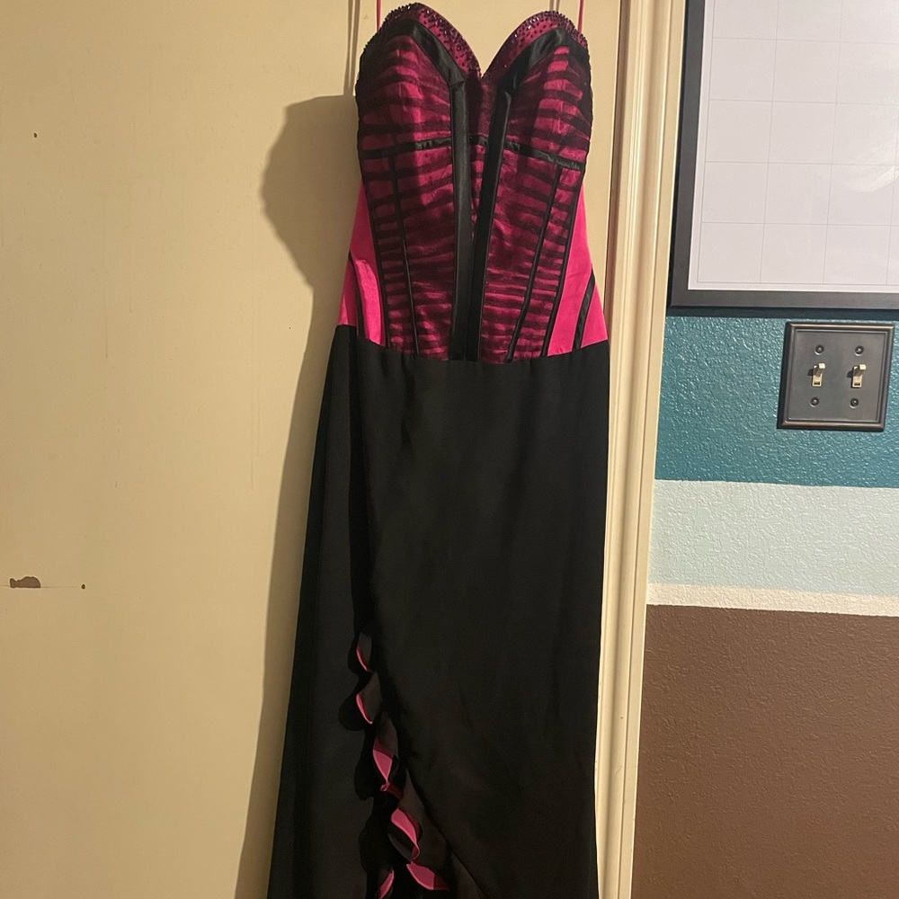Black and pink, strapless dress